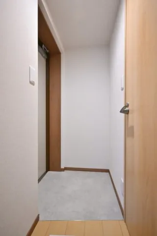CENTRAL GARDEN RESIDENCE TOKYO - Interior - ["Flooring", "Wall", "Floor"]