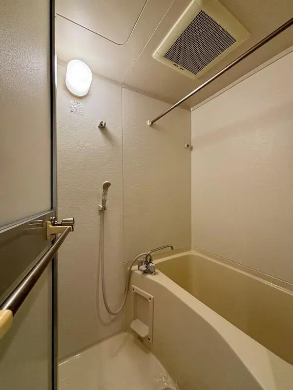 KDX Residence Hatagaya - Interior - ["Bathroom", "Plumbing fixture", "Flooring"]