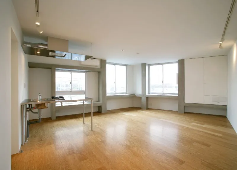 Castalia Ebisu - Interior - ["Flooring", "Floor", "Ceiling"]