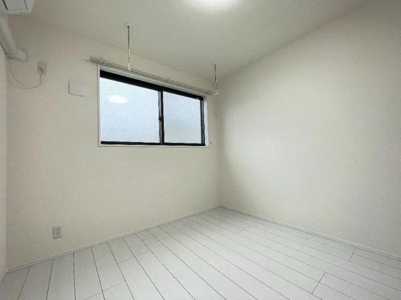 Southern Road Hoya - Interior - ["Flooring", "Floor", "Ceiling"]