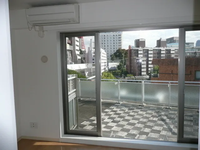 Comforia Azabudai - Interior - ["Building", "Window", "Fixture"]