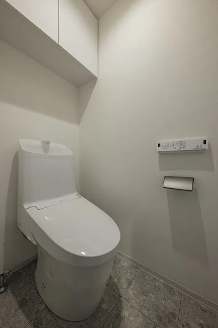 Residence Shibuya Tomigaya - Interior - ["Flooring", "Toilet seat", "Floor"]
