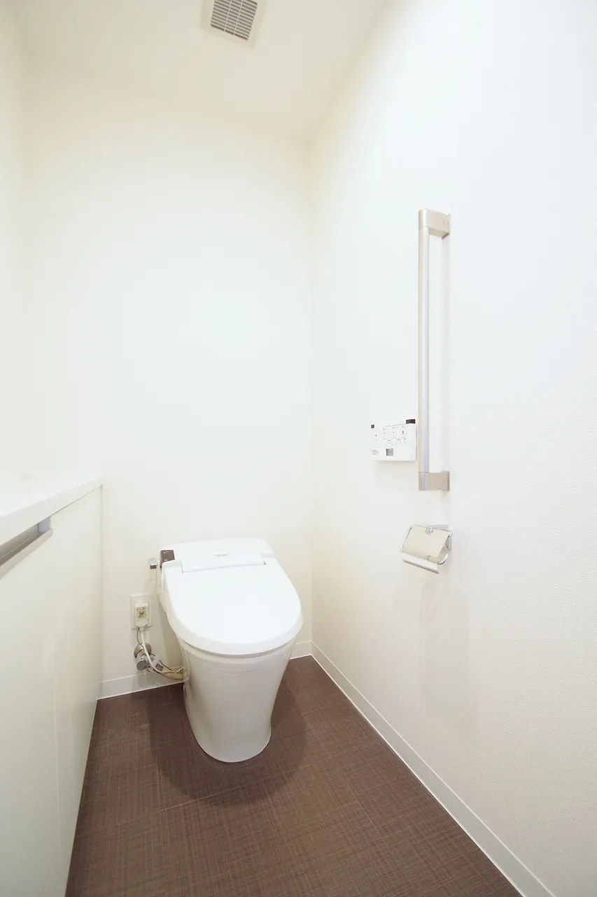 Central Park Tower La Tour Shinjuku - Interior - ["Bathroom", "Fixture", "Toilet seat"]