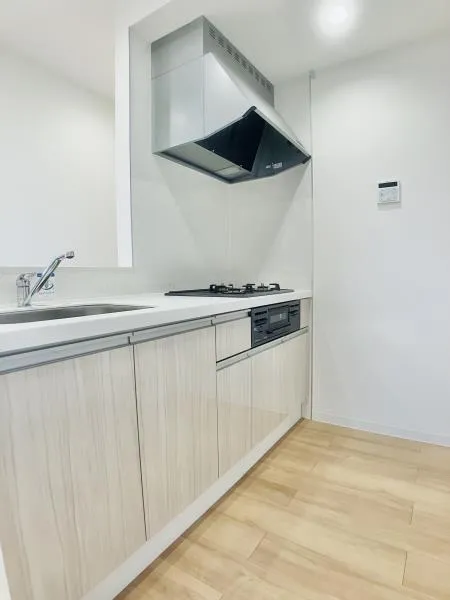 KOMFORTA Shin-Nakano - Interior - ["Cabinetry", "Countertop", "Tap"]