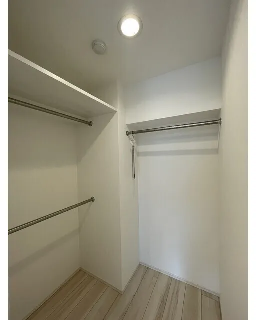 Comforia Liv Hirai MUTIO - Interior - ["Flooring", "Wood", "Floor"]