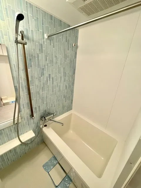 Residia Nishikoyama - Interior - ["Plumbing fixture", "Shower head", "Bathtub"]
