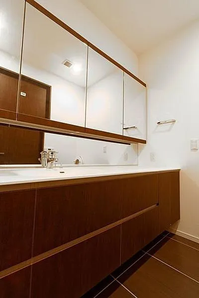 Park Cube Meguro Tower - Interior - ["Cabinetry", "Countertop", "Furniture"]