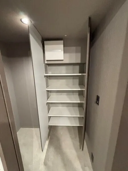 EXAM AKASAKA - Interior - ["Shelving", "Grey", "Shelf"]