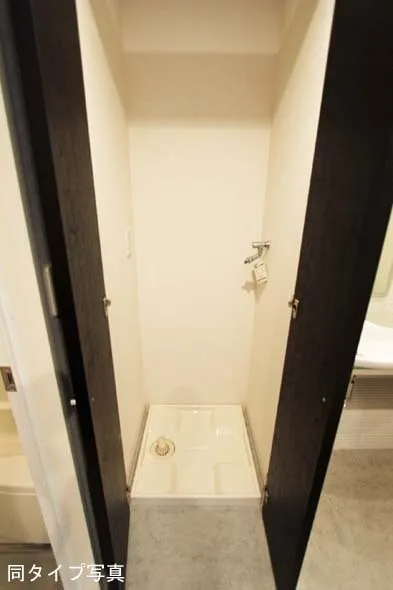Comforia Omori DEUX - Interior - ["Flooring", "Floor", "Tile Flooring"]