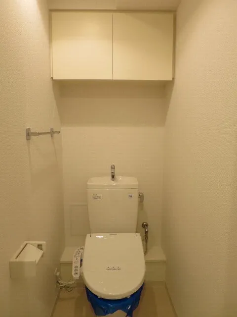 Clio Tokoshi Ginza 2nd Building - Interior - ["Building", "Fixture", "Toilet seat"]