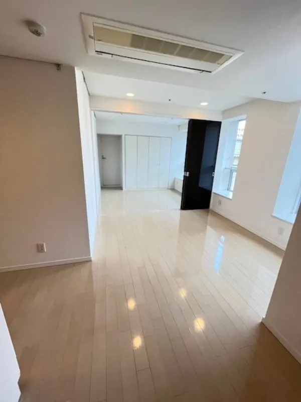 Residia Tower Azabujuban - Interior - ["Flooring", "Floor", "Wood"]