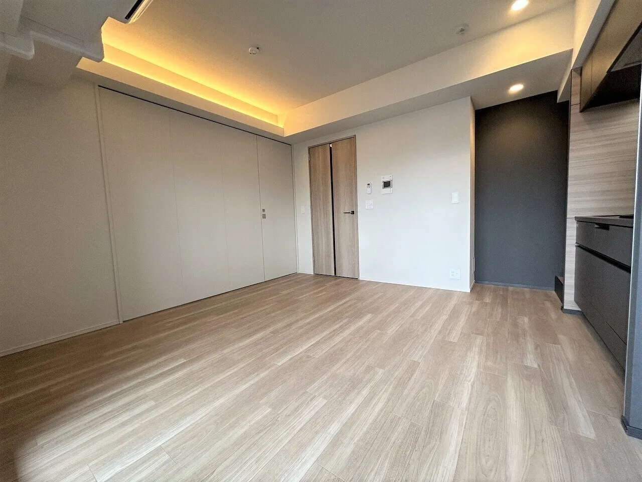 Blanchiesta Kiba - Interior - ["Flooring", "Floor", "Wood flooring"]