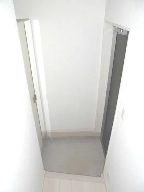 Victor Okusawa - Interior - ["Flooring", "Floor", "Grey"]