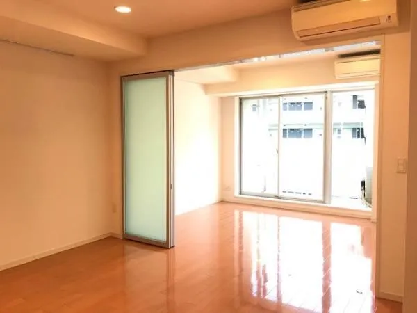 Brillia Ist Sangenjaya Blossom Terrace - Interior - ["Property", "Fixture", "Wood"]
