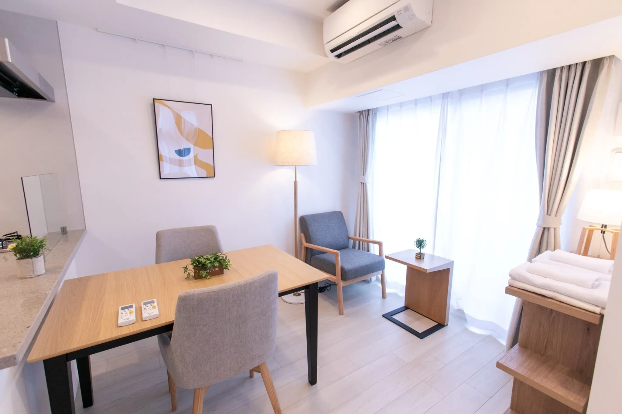 Hmlet Temma doshin - Interior - ["Furniture", "Interior design", "Flooring"]