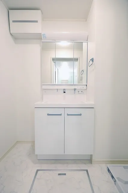 Casa Serena - Interior - ["Cabinetry", "Building", "Mirror"]