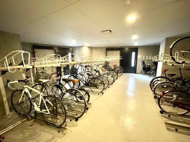 Residia Omori III - Other - ["Bicycle", "Wheel", "Tire"]