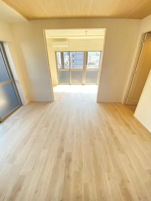 Residia Kanda Higashi - Interior - ["Flooring", "Floor", "Wood flooring"]