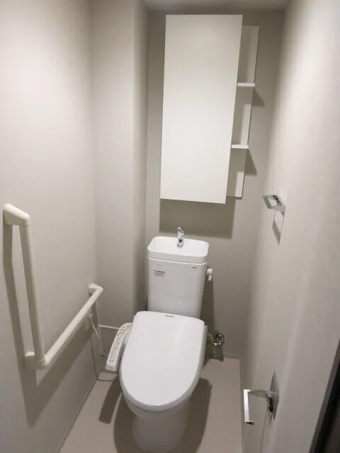 Furage Oshiage - Interior - ["Toilet seat", "Toilet", "Bathroom"]