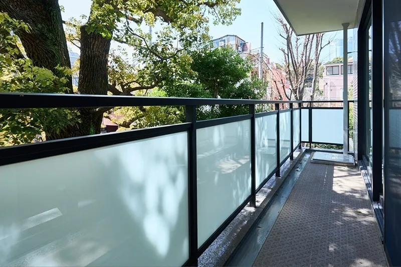 Pacific House Azabudai - Interior - ["Glass", "Metal", "Handrail"]