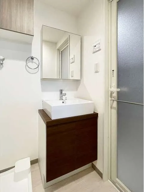 Milia Residence Hiroo - Interior - ["Mirror", "Tap", "Bathroom cabinet"]