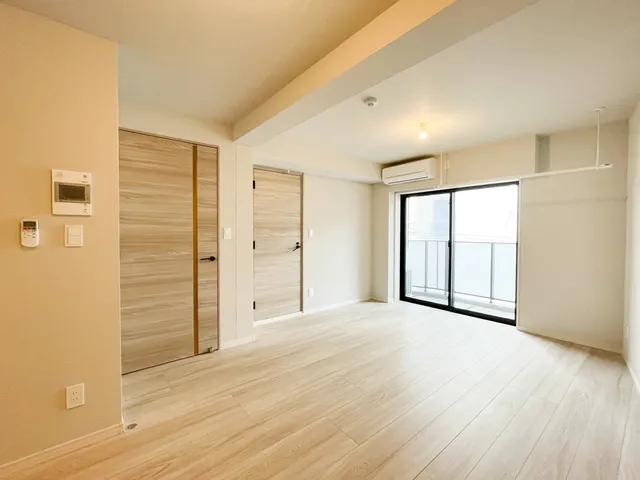 Preasvelta Minowa - Interior - ["Wood", "Flooring", "Wood flooring"]