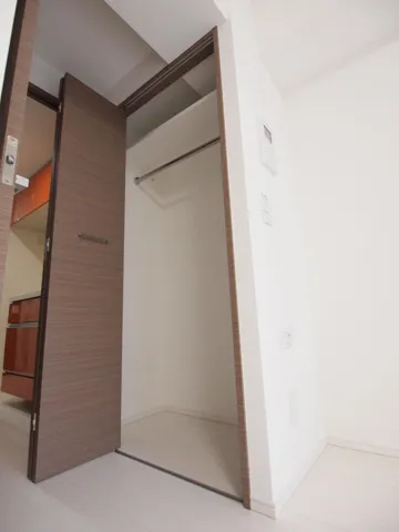 Premium Cube Mishuku - Interior - ["Fixture", "Wood", "Flooring"]