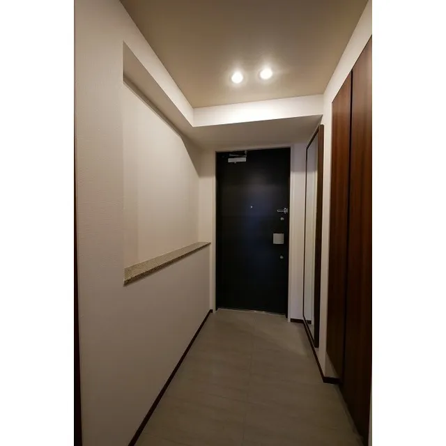 Comforia Shinjuku East Side Tower - Interior - ["Ceiling", "Property", "Room"]