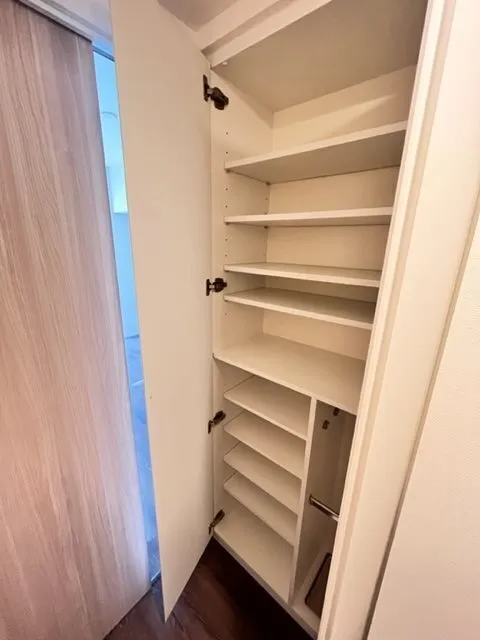 Residia Bunkyo Hongo 4 - Interior - ["Door", "Fixture", "Wood"]