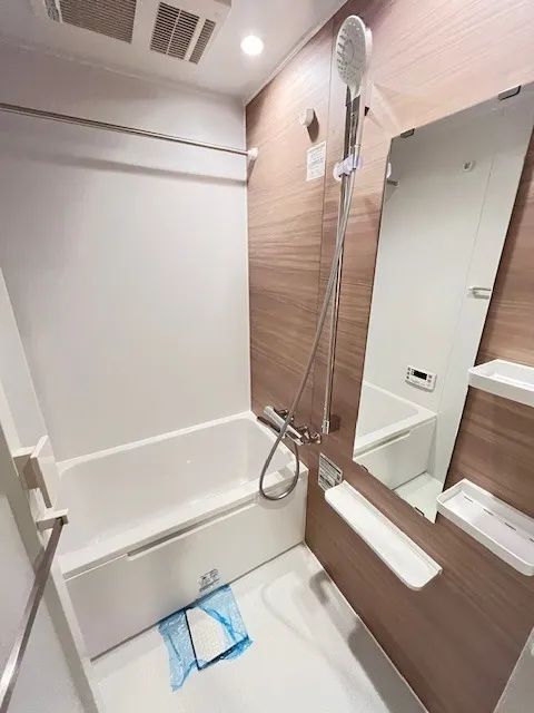 Residia Shinjuku East Ⅱ - Interior - ["Flooring", "Plumbing fixture", "Floor"]