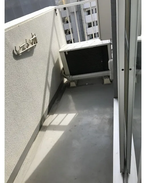 Grand Maison Sangenjaya  - Interior - ["Composite material", "Grey", "Metal"]