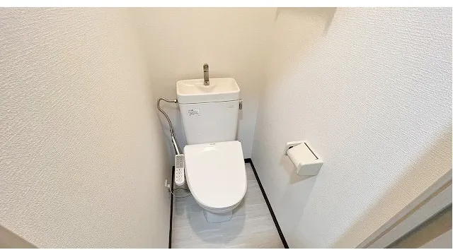 Pleil Tennozu Isle - Interior - ["Toilet seat", "Toilet", "Plumbing fixture"]