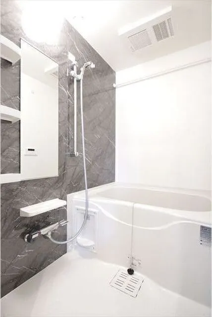 Me - Interior - ["Bathtub", "Plumbing fixture", "Building"]
