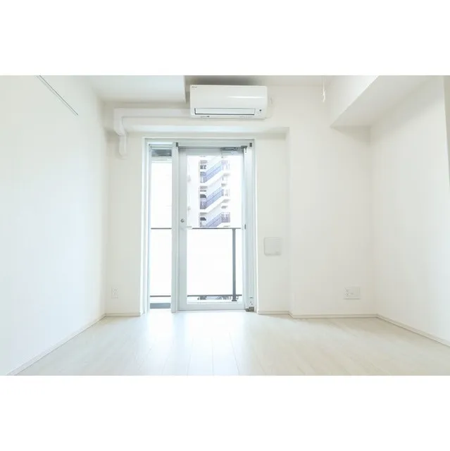 BPR Residence Monzen-Nakacho - Interior - ["Property", "Building", "Window"]