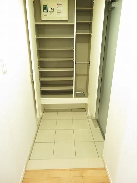 Esty Maison Oshima - Interior - ["Wall", "Flooring", "Wood"]