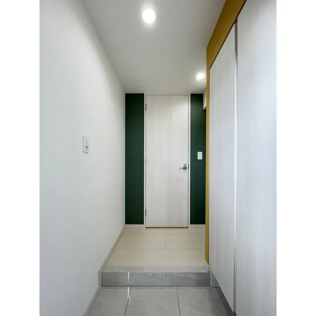 Muple Ikegami - Interior - ["Door", "Fixture", "Building"]