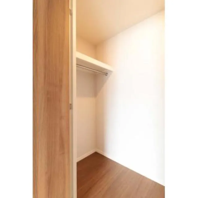 Rumireis Toyosu - Interior - ["Brown", "Wood", "Fixture"]