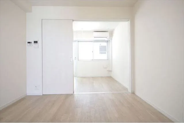 White Tooth Terrace - Interior - ["Building", "Window", "Fixture"]