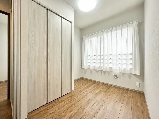 Well Square Shinjuku Toyama - Interior - ["Flooring", "Wood", "Wood flooring"]