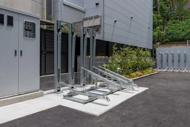 Asyl Court Korakuen - Other - ["Composite material", "Metal", "Iron"]