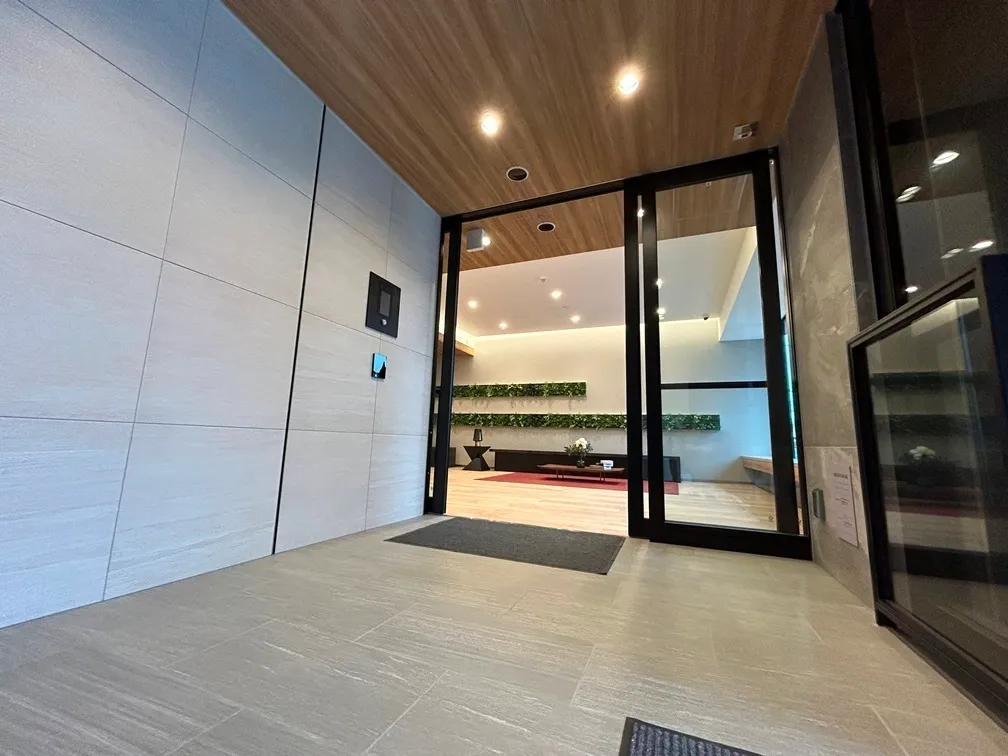 Lefon Progres Shimura Sakaue - Exterior - ["Building", "Interior design", "Flooring"]