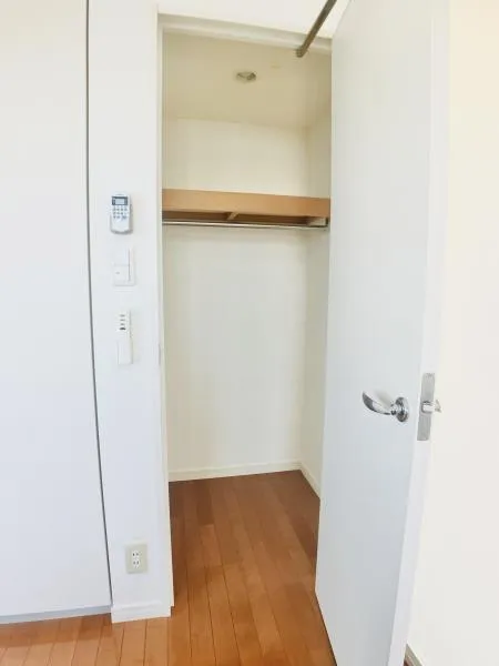 Stage Grande Hongo - Interior - ["Fixture", "House", "Wood"]