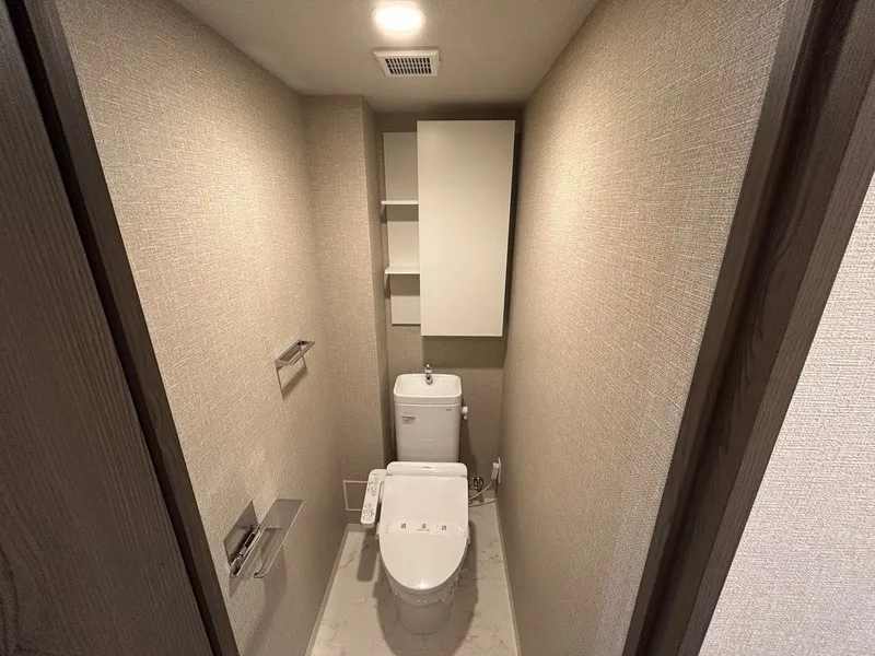 Primal Nerima Toshimaen - Interior - ["Toilet seat", "Flooring", "Toilet"]