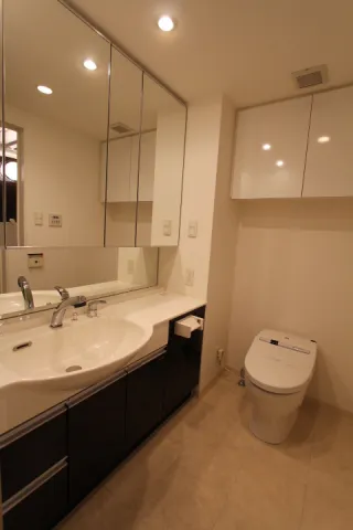 Prime Urban Nihonbashi Yokoyamacho - Interior - ["Mirror", "Tap", "Sink"]
