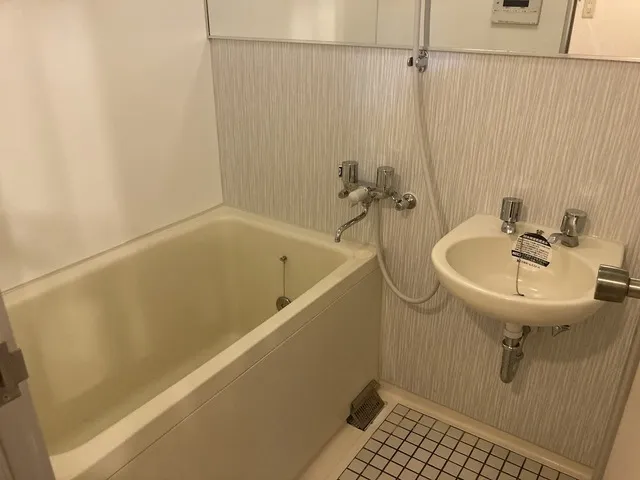 Maison Yodobashi - Interior - ["Bathroom", "Plumbing fixture", "Flooring"]