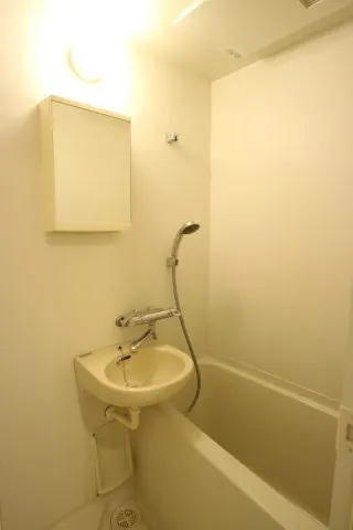 Proud Flat Waseda - Interior - ["Plumbing fixture", "Property", "Tap"]
