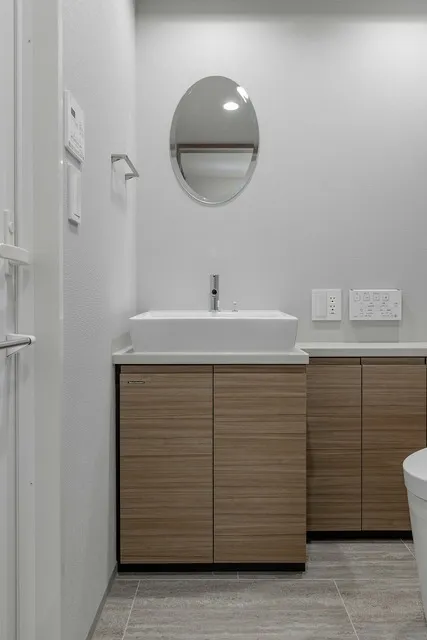 Cosmogracia Shinjuku Nishi-Waseda - Interior - ["Bathroom Sink", "Sink", "Flooring"]