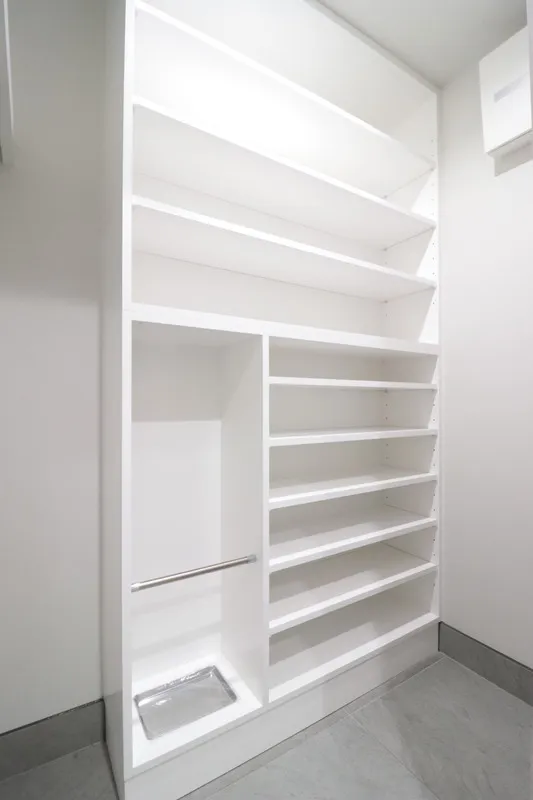 GranDuo Yoyogi Park 3 - Interior - ["Shelving", "Shelf", "Design"]