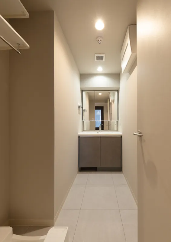 Highcast Oyama - Interior - ["Flooring", "Floor", "Ceiling"]