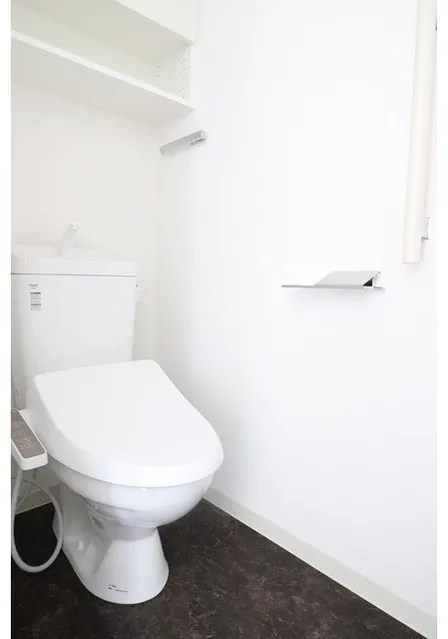 Comforia Taito Negishi - Interior - ["Toilet seat", "Plumbing fixture", "Toilet"]